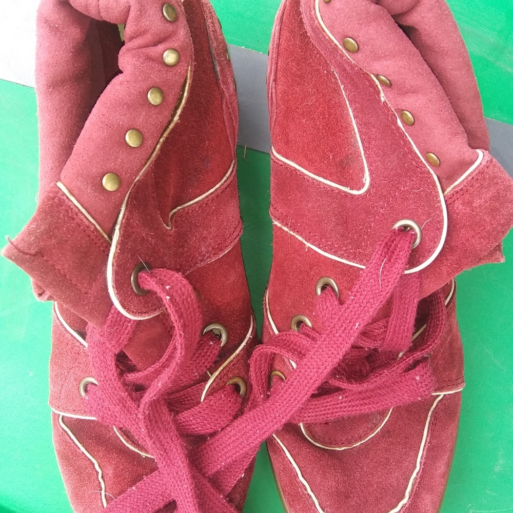 Sneakers - Picture 2 of 2
